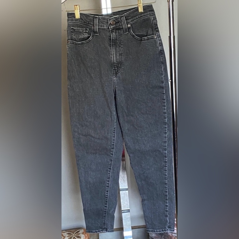 Levi's High Waisted Tapered Jeans